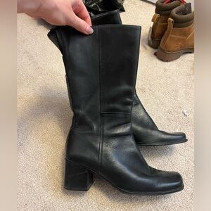 LEATHER Easy Spirit black mid-calf high boots. 2.5 inch heel square toe